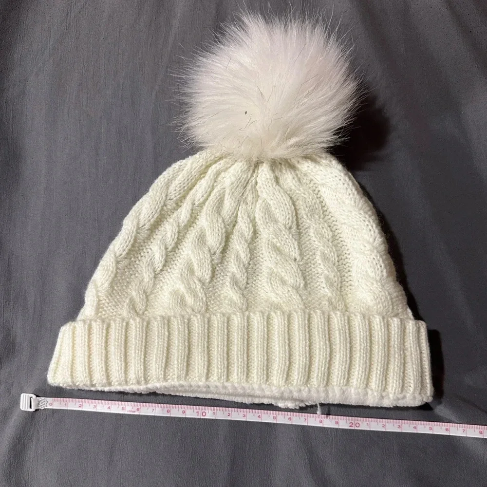 Keep it trendy‎ accessories 100% acrylic pom pom hat